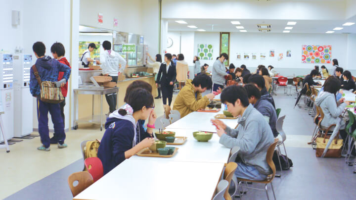 倉陵会館（学生食堂）