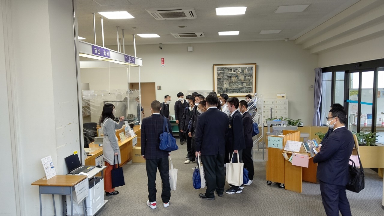 キャンパスツアー(図書館)